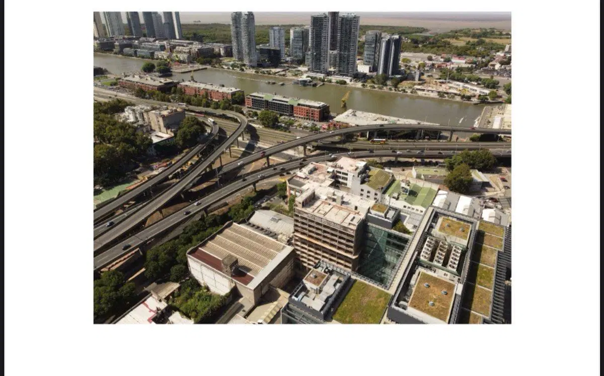 Venta cochera en exclusivo edificio Astillero 2