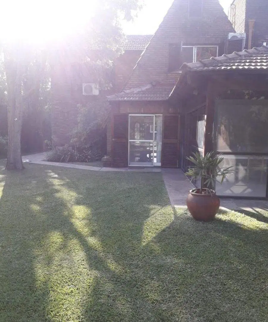 VENTA CASA  EN  COUNTRY LAS LAJAS 2
