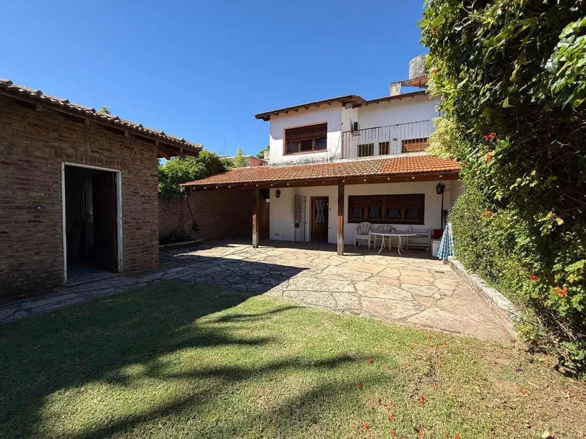 Venta Casa Lomas de San Isidro. Acepta permuta 4