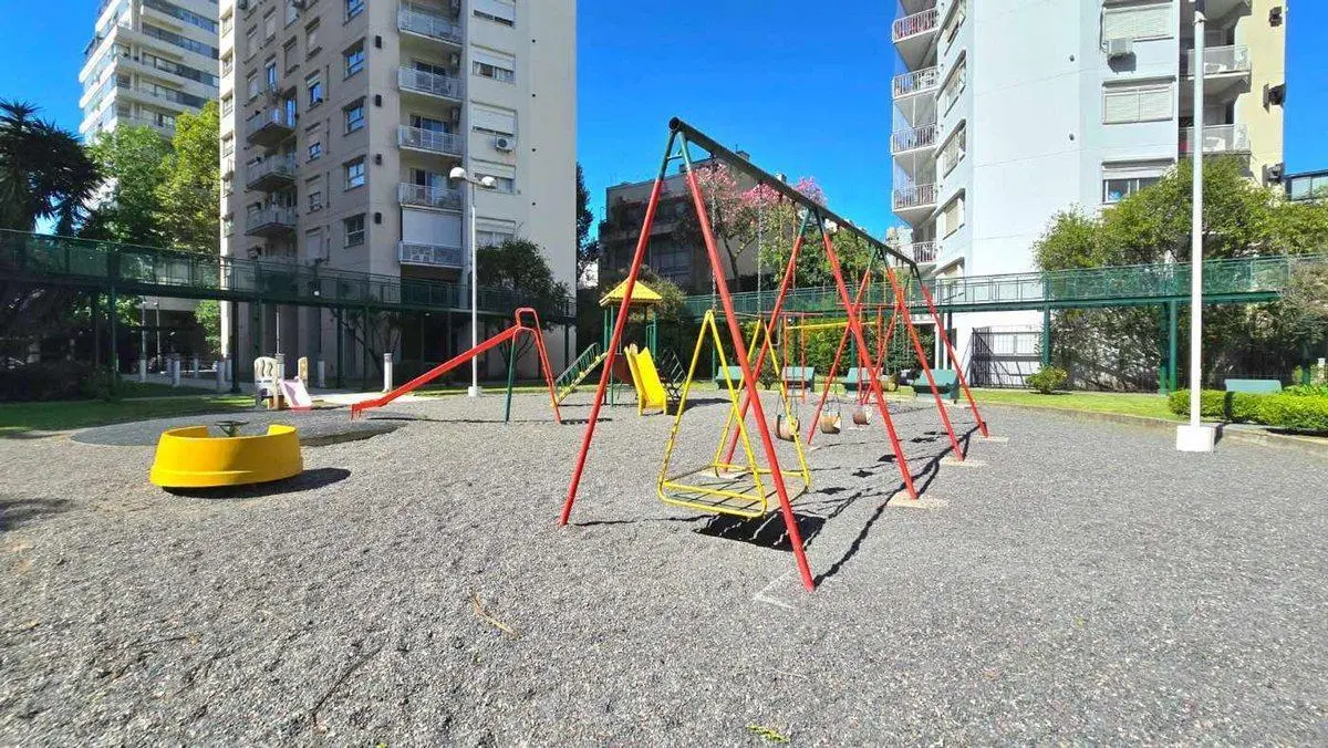 VENTA COCHERA CUBIERTA EN BELGRANO 2