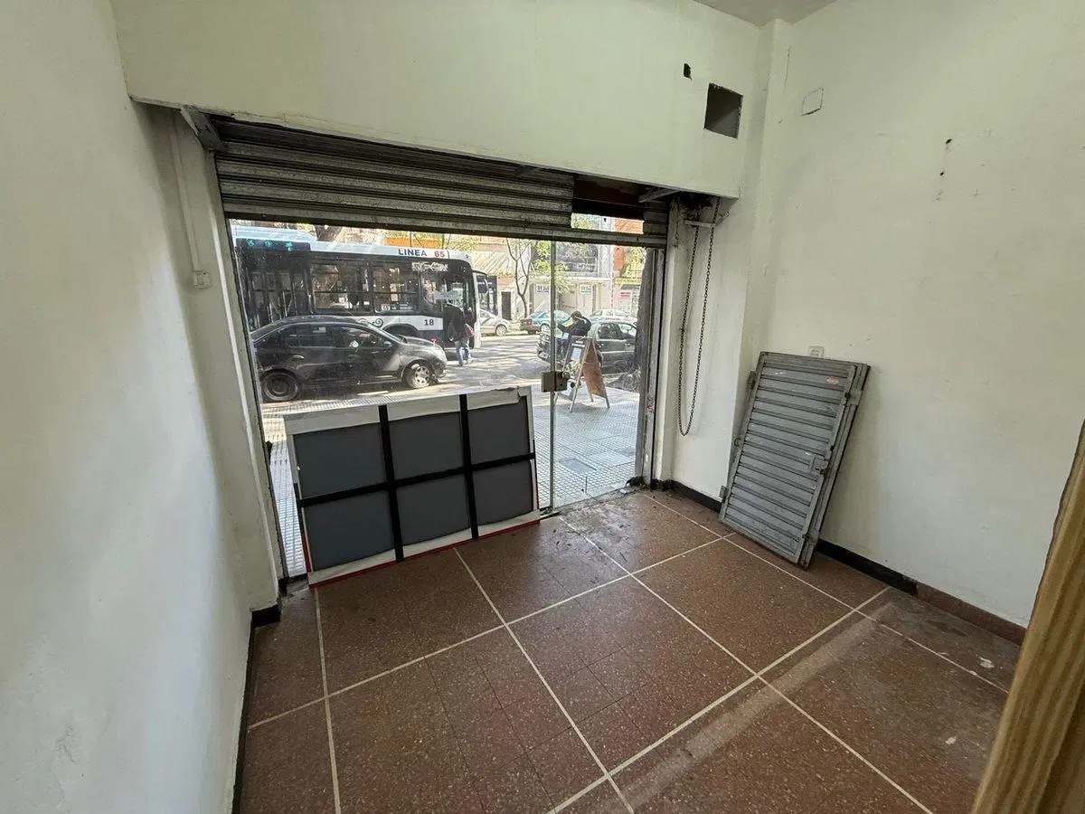 Local VENTA en Colegiales sobre Avenida Elcano 4
