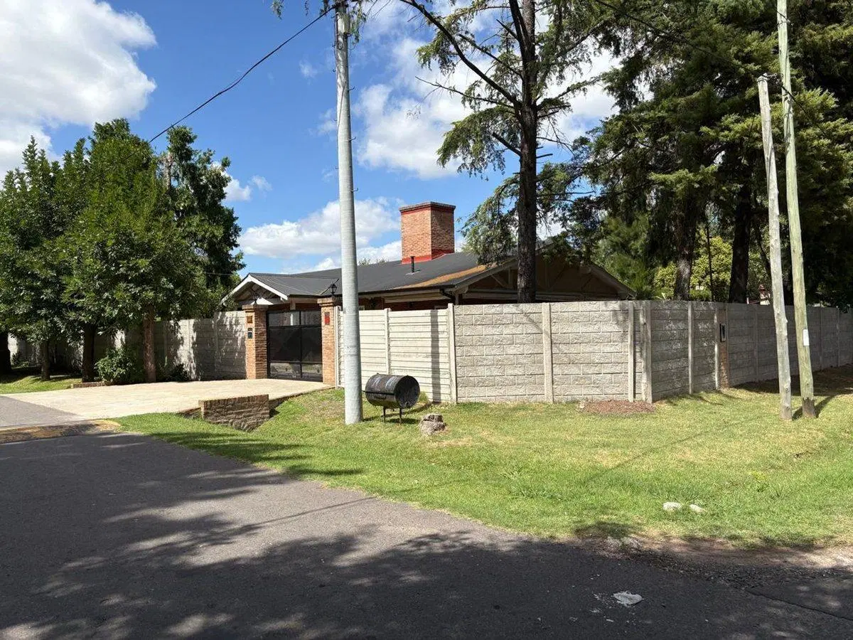 VENTA CASA 4 AMBIENTES LA BOTA BENAVIDEZ- PILETA 2