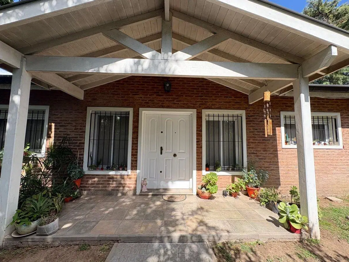VENTA CASA 4 AMBIENTES LA BOTA BENAVIDEZ- PILETA 4