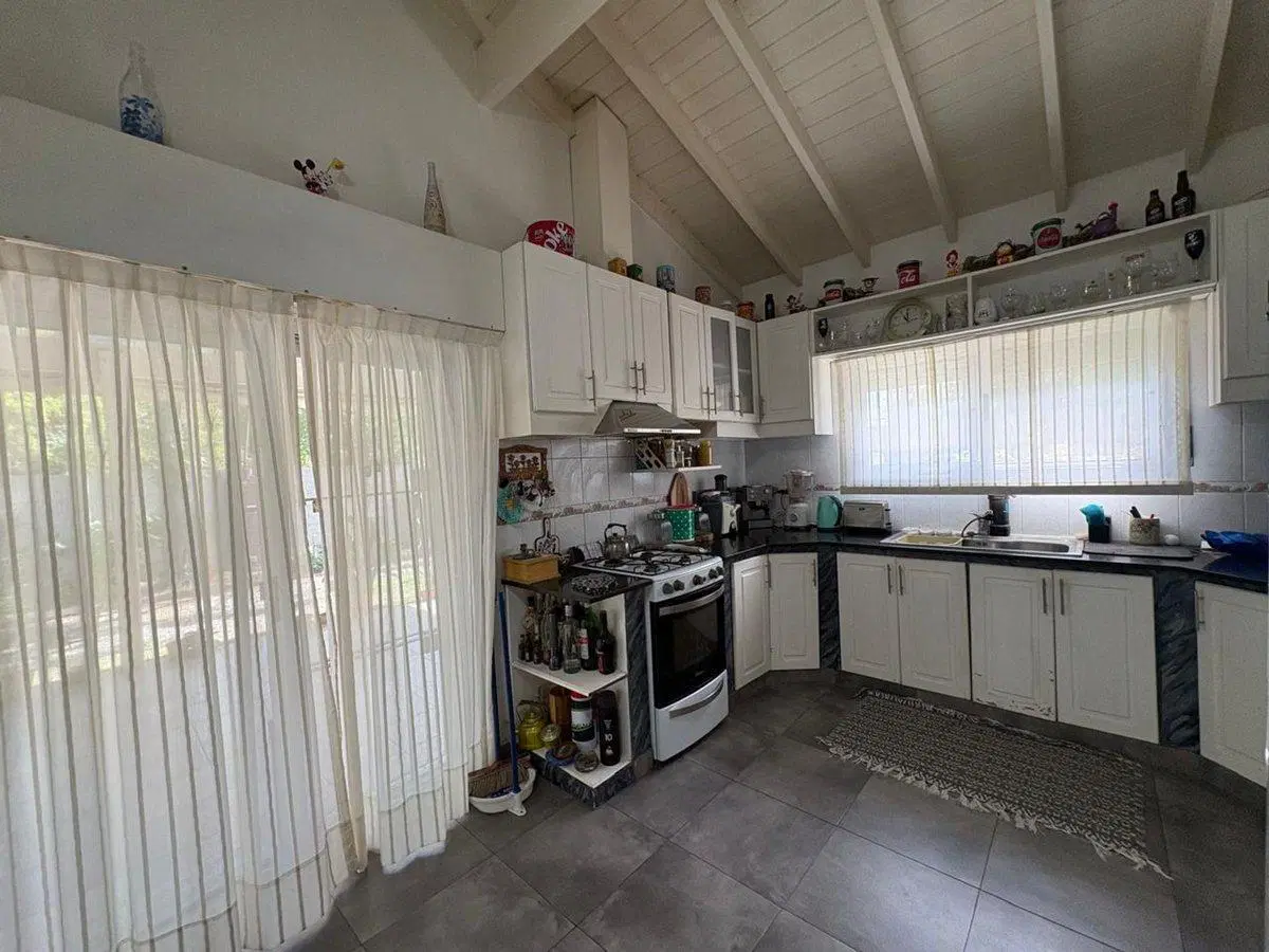 VENTA CASA 4 AMBIENTES LA BOTA BENAVIDEZ- PILETA 8
