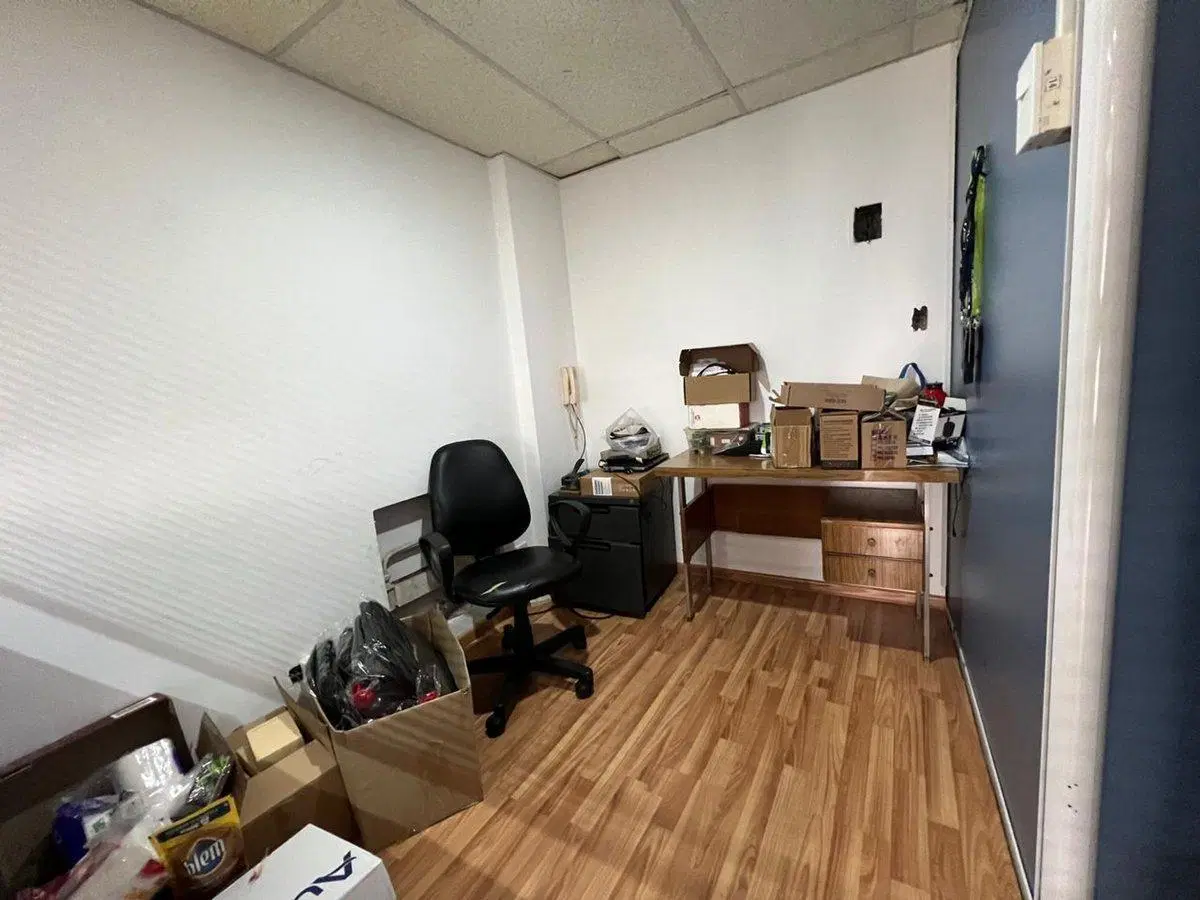 VENTA DE OFICINA MICRO CENTRO 4