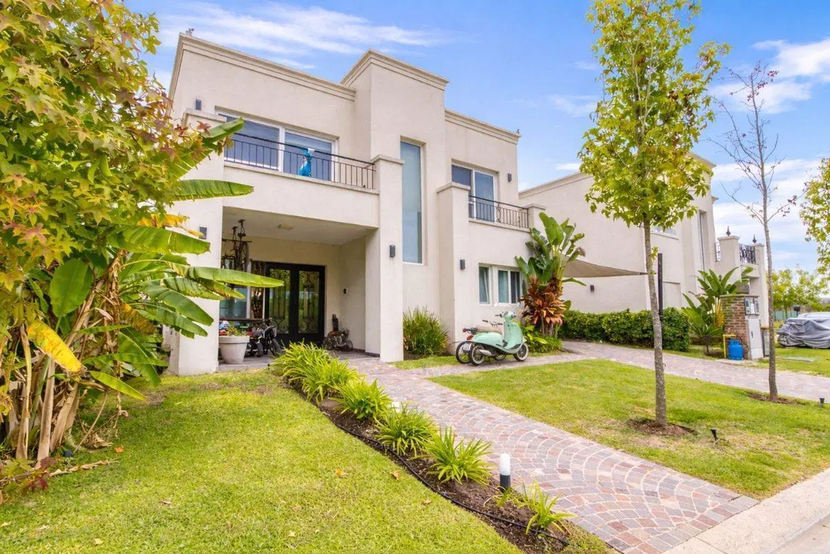 CASA EN VENTA VILAMARINA 1 - AL RIO Y CON AMARRA 5