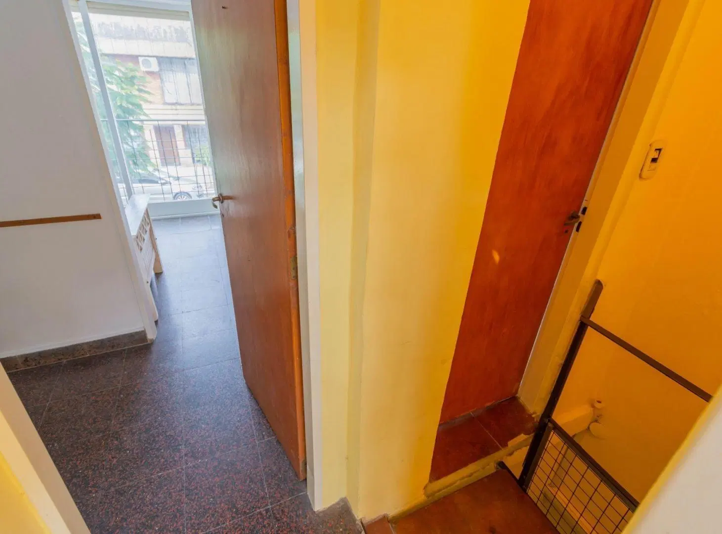 PH al frente - 4 ambientes con 2 patios y 2 baños 4
