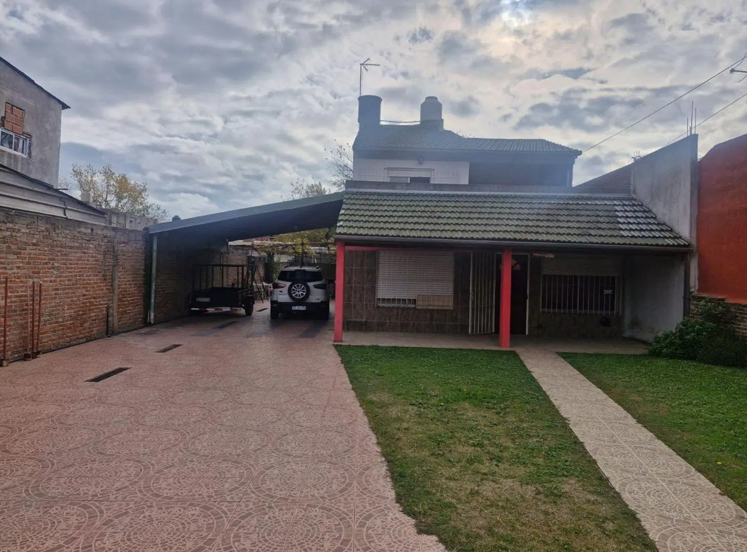 Casa en venta 2 pisos En Gregorio De Laferrere 4