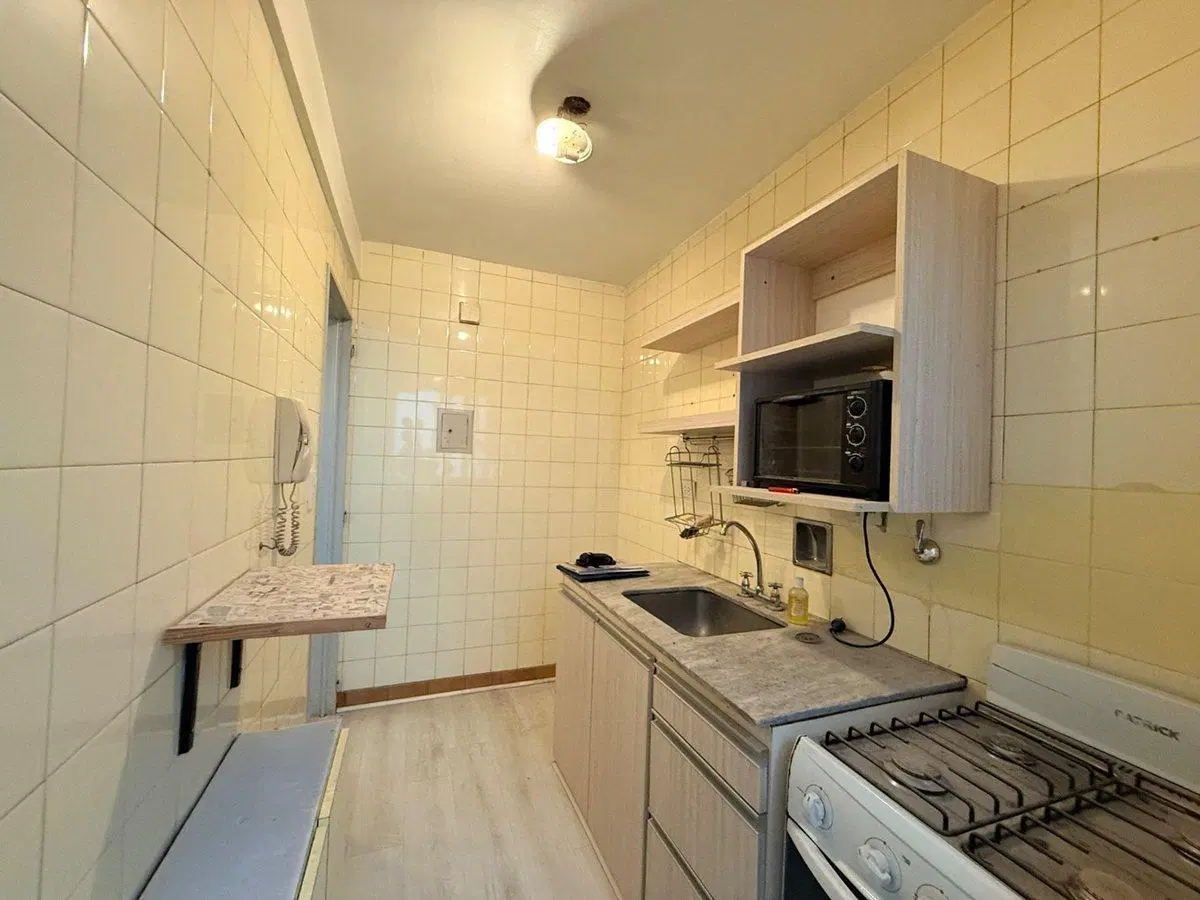 Venta dpto 2 ambientes DEVOTO 4