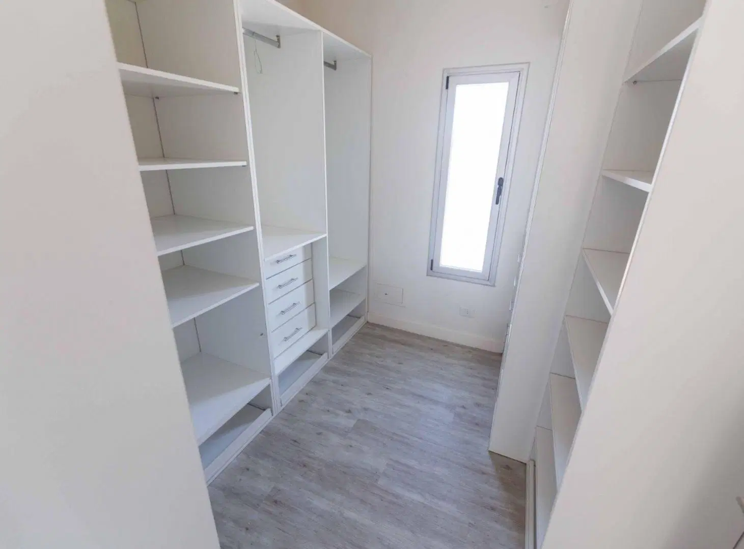 Venta SAN RAFAEL 4 habitaciones + escritorio 4