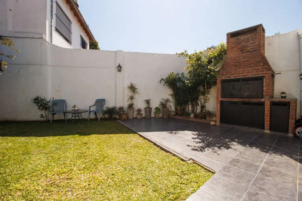 casa venta en Carapachay 5 amb. PERMUTA 5