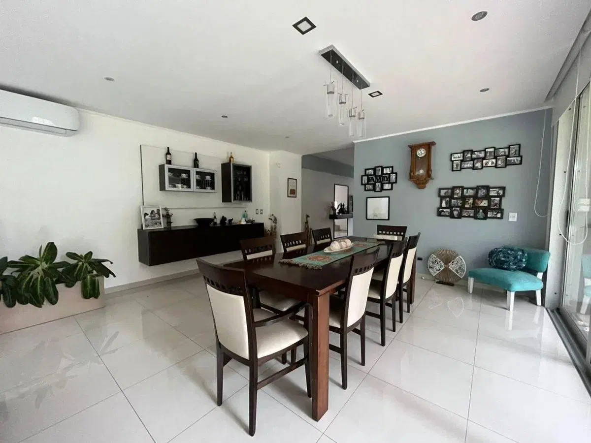 VENTA CASA EN WESTON, 5 DORMITORIOS 3