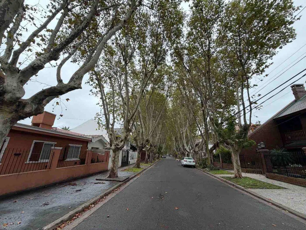 Venta casa en Parque Cisneros  PERMUTA FINANCIA 2