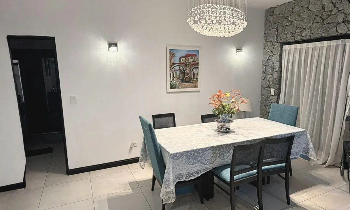 CASA CON PILETA DE 4 AMB EN SAN MATÍAS - ÁREA 3 3