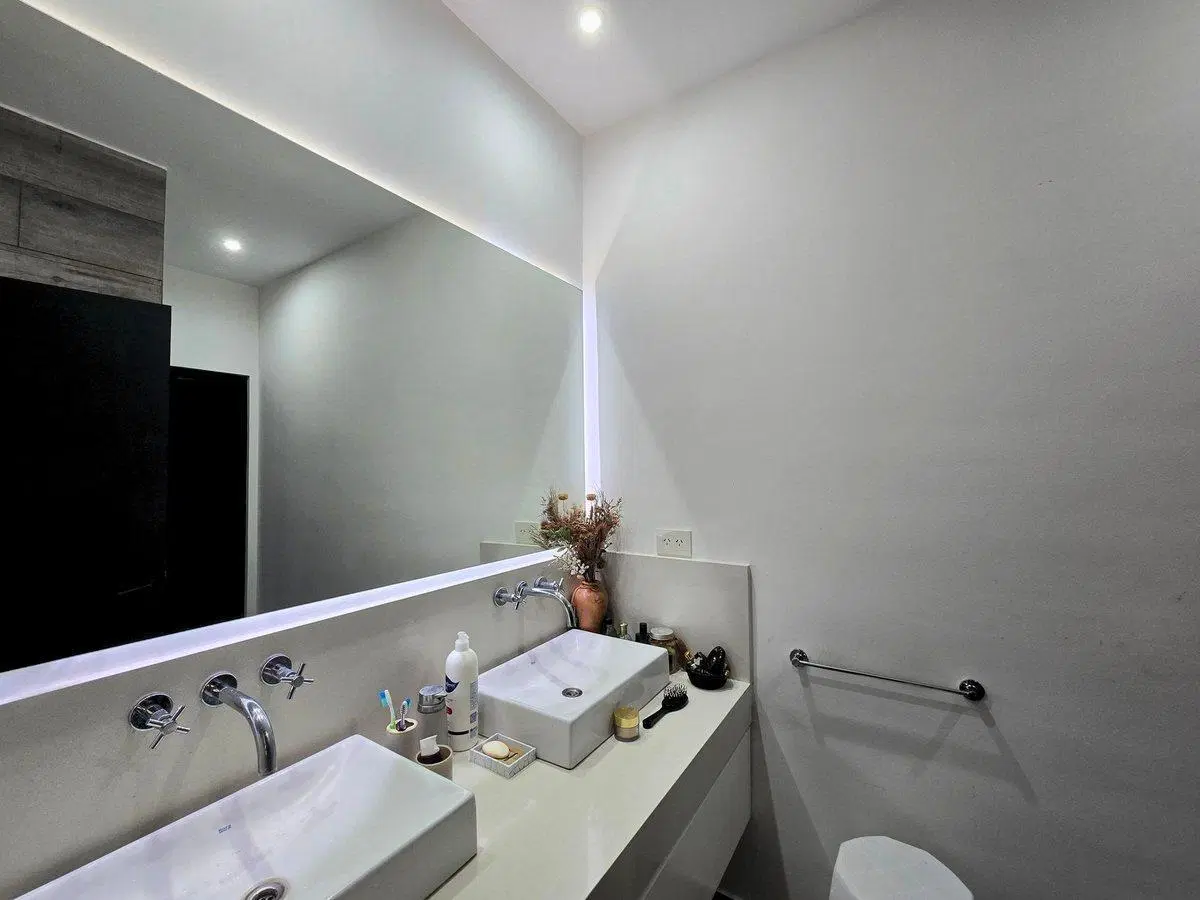 CASA CON PILETA DE 4 AMB EN SAN MATÍAS - ÁREA 3 8