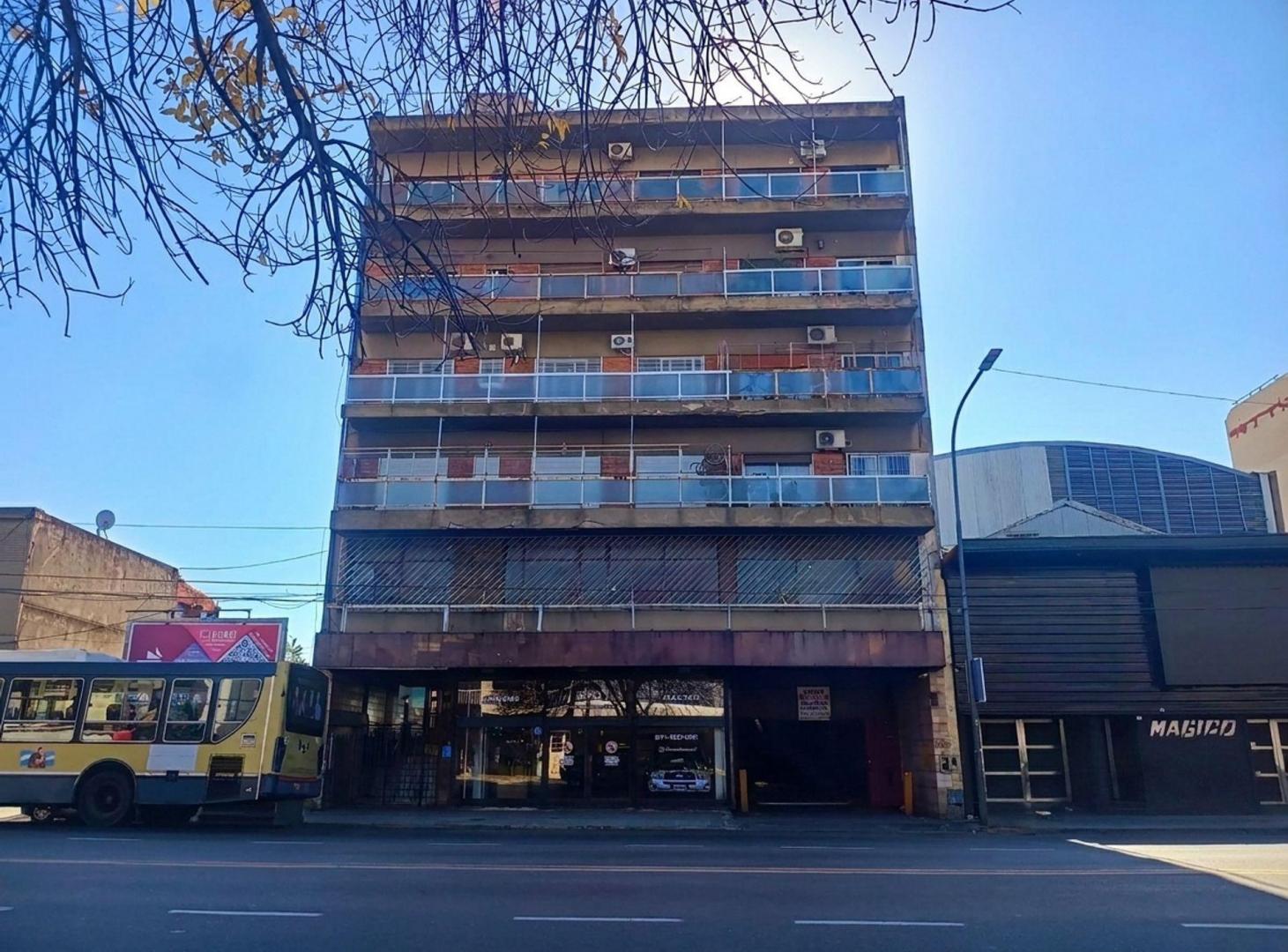 COCHERA EN VENTA AV. RIVADAVIA 10900 LINIERS CABA