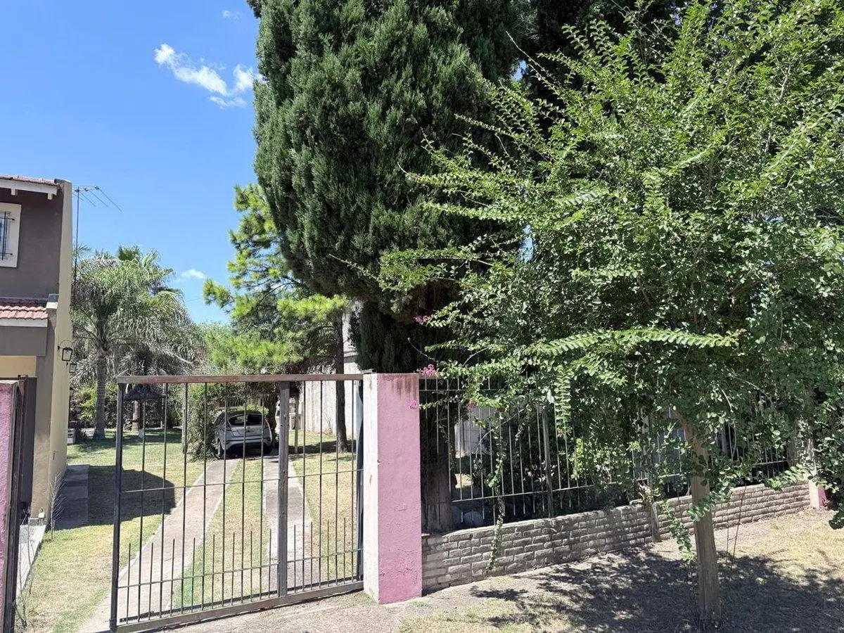 VENTA CASA 2 AMBIENTES SOBRE TERRENO DE 368 M2 3