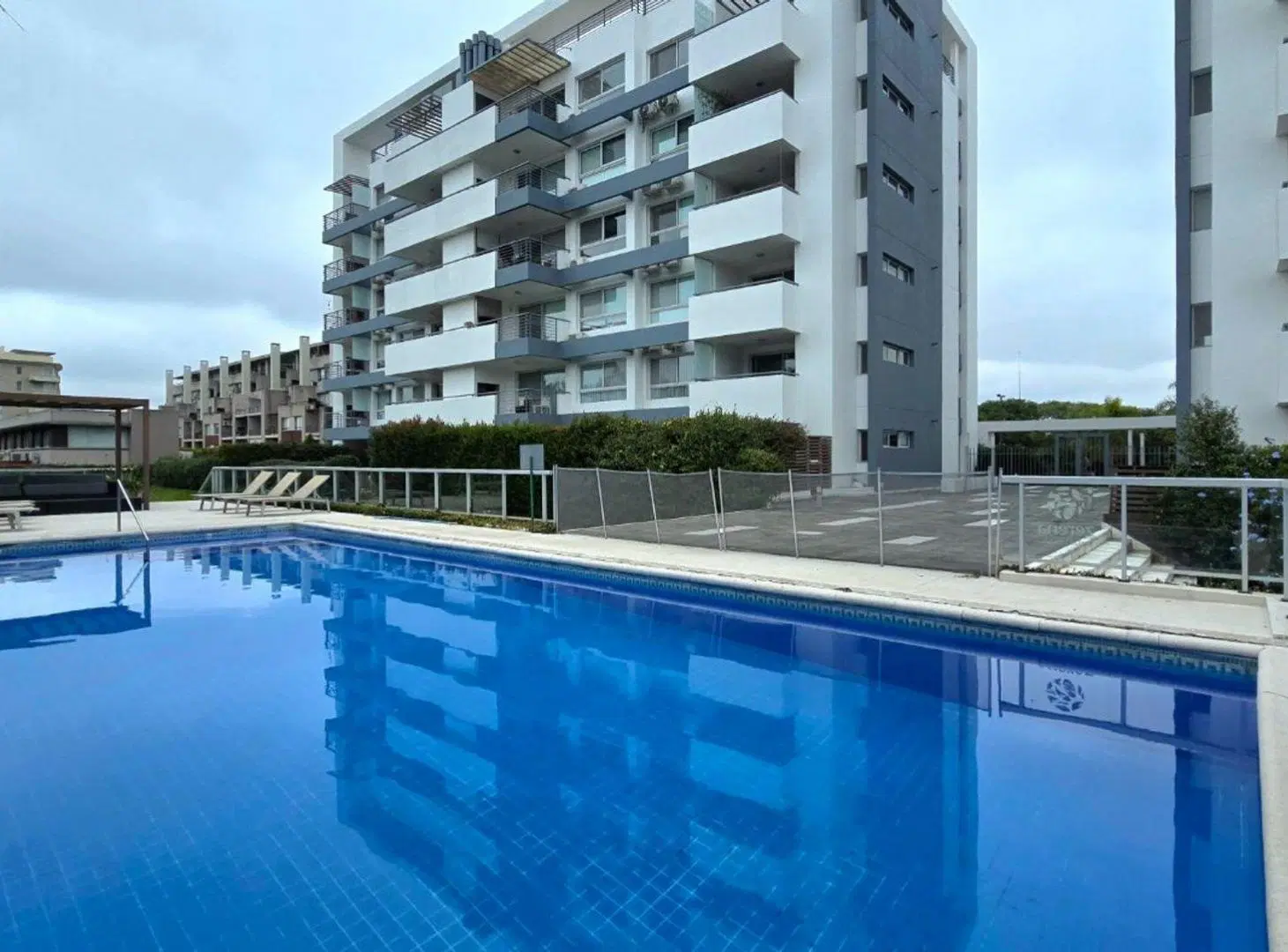 Monoambiente con balcón y parrilla · Nordelta 5