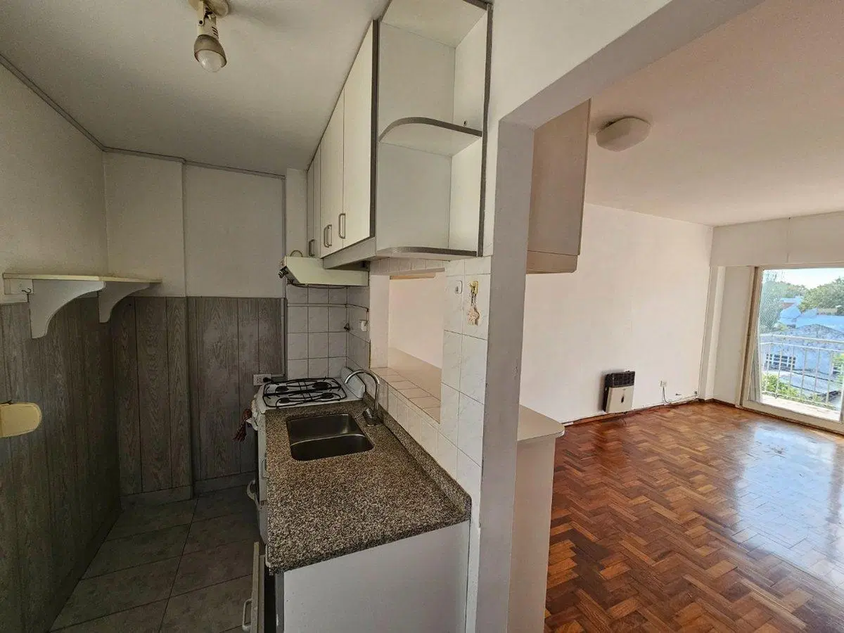 VENTA DEPARTAMENTO 3 AMBIENTES CON BALCÓN FLORIDA 2