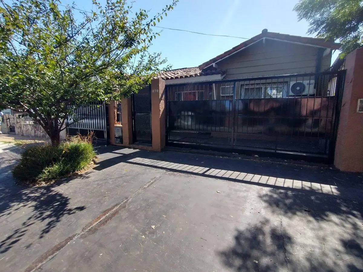 CASA EN VENTA 4 AMBIENTES BOULOGNE CON JARDIN 3