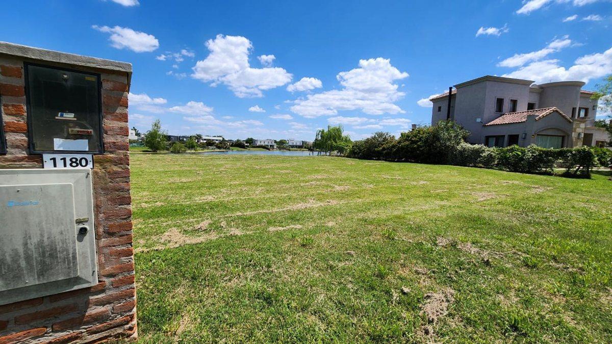 EN VENTA LOTE A LA LAGUNA EN SAN MATÍAS ÁREA 5