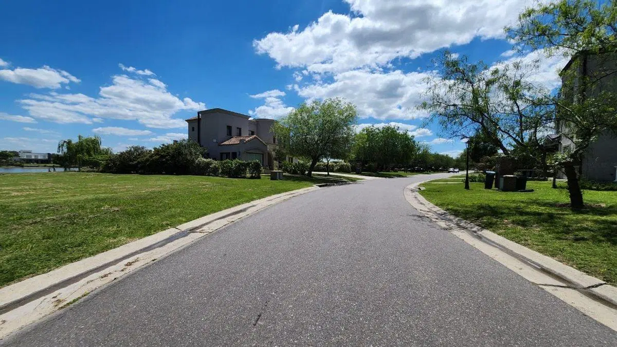 EN VENTA LOTE A LA LAGUNA  EN SAN MATÍAS ÁREA 5 5