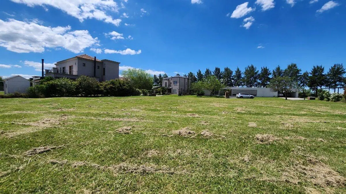 EN VENTA LOTE A LA LAGUNA  EN SAN MATÍAS ÁREA 5 4