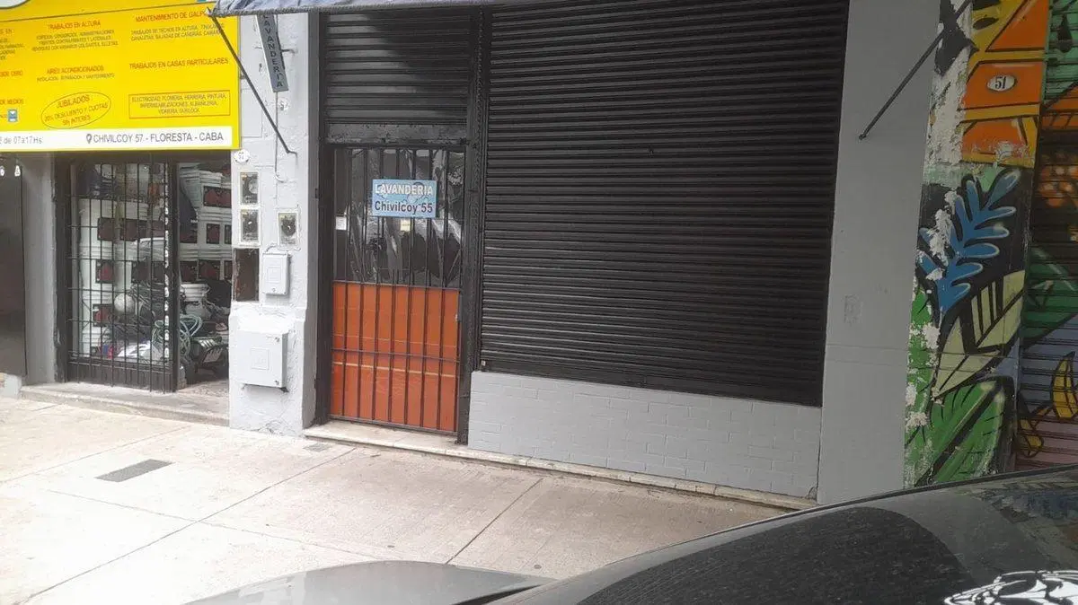 VENTA LOCAL COMERCIAL CON BAÑO PRIVADO 4
