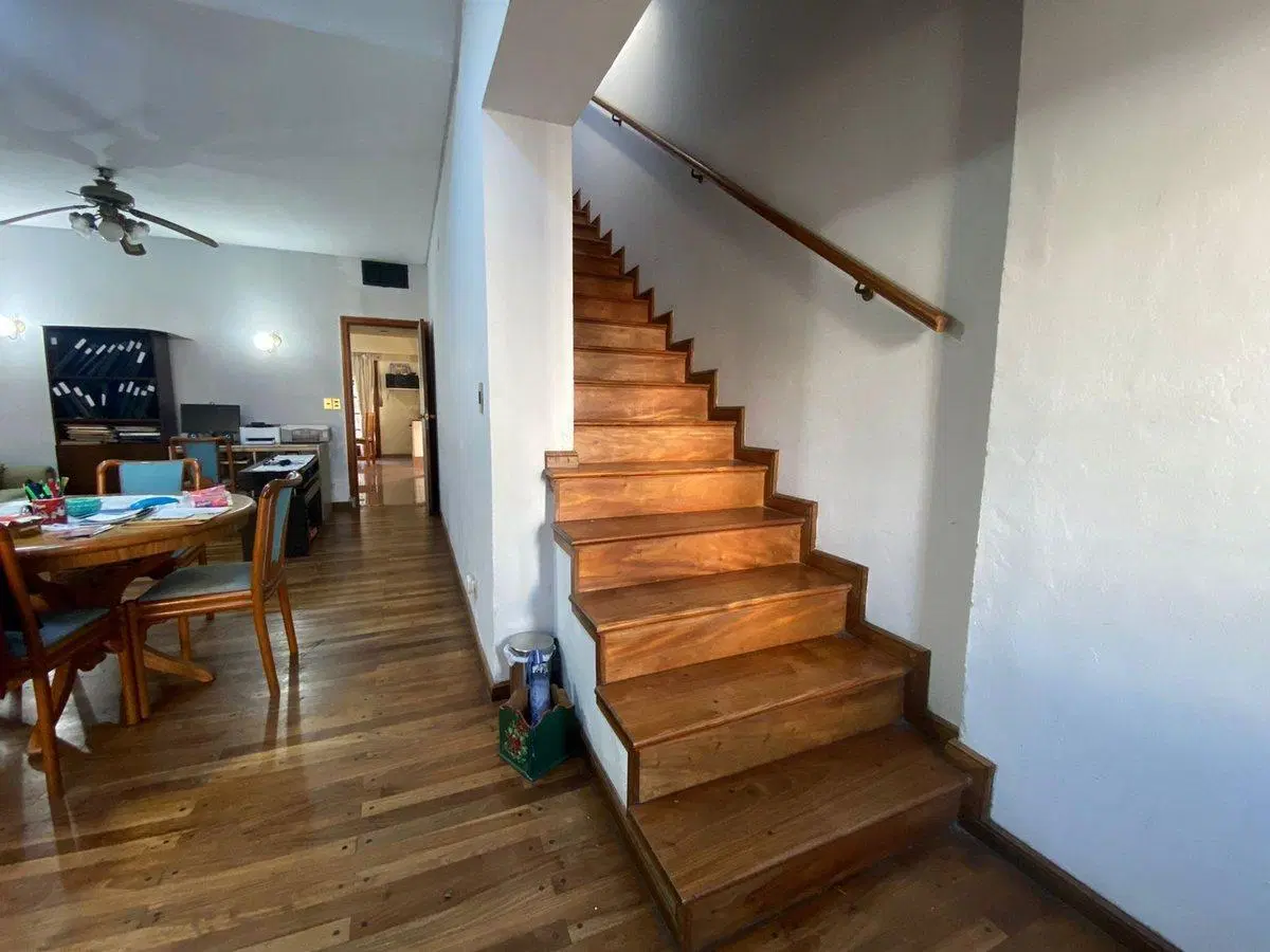 VENTA CASA 5 AMBIENTES CON COCHERA MARTINEZ 3