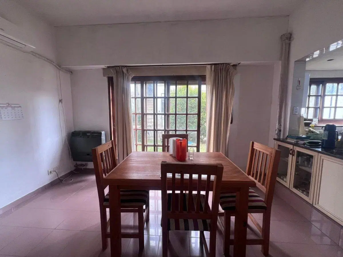 VENTA CASA 5 AMBIENTES CON COCHERA MARTINEZ 4