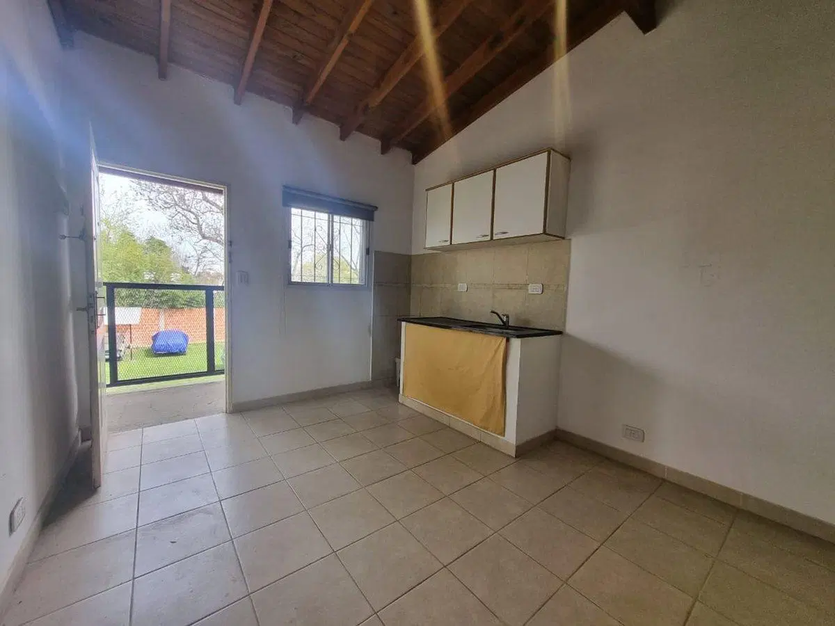 CASA Y DEPARTAMENTOS EN VENTA TORTUGUITAS 2