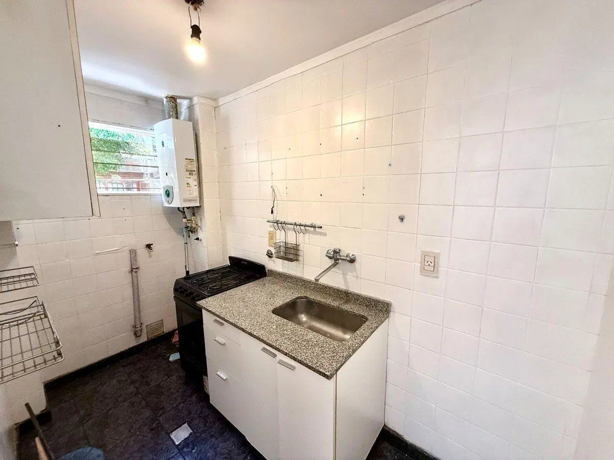 Venta CON RENTA depto 3 ambientes balcón Almagro 3