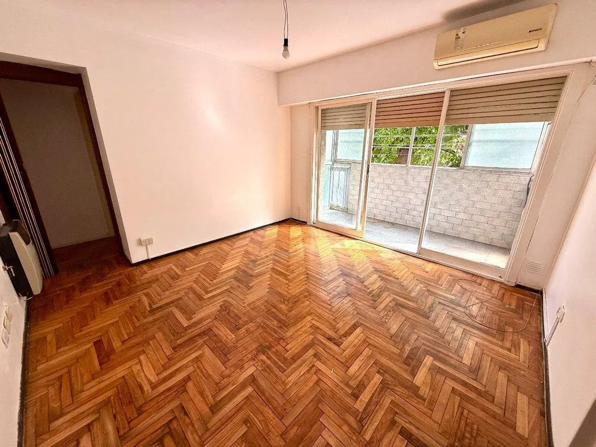 Venta CON RENTA depto 3 ambientes balcón Almagro 4