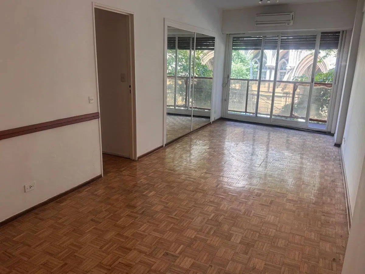 Venta dpto 5 amb, escritorio y balcón en Recoleta 3