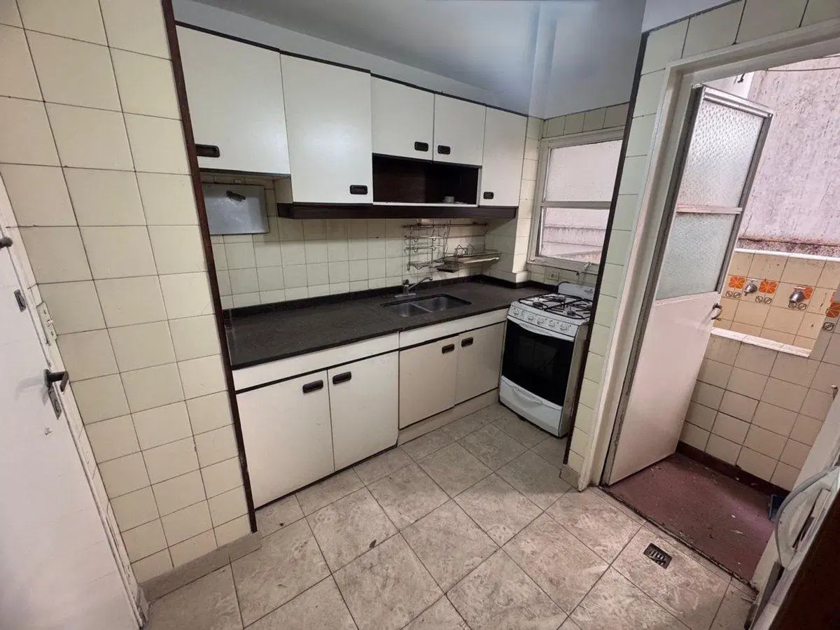 Venta dpto 5 amb, escritorio y balcón en Recoleta 4