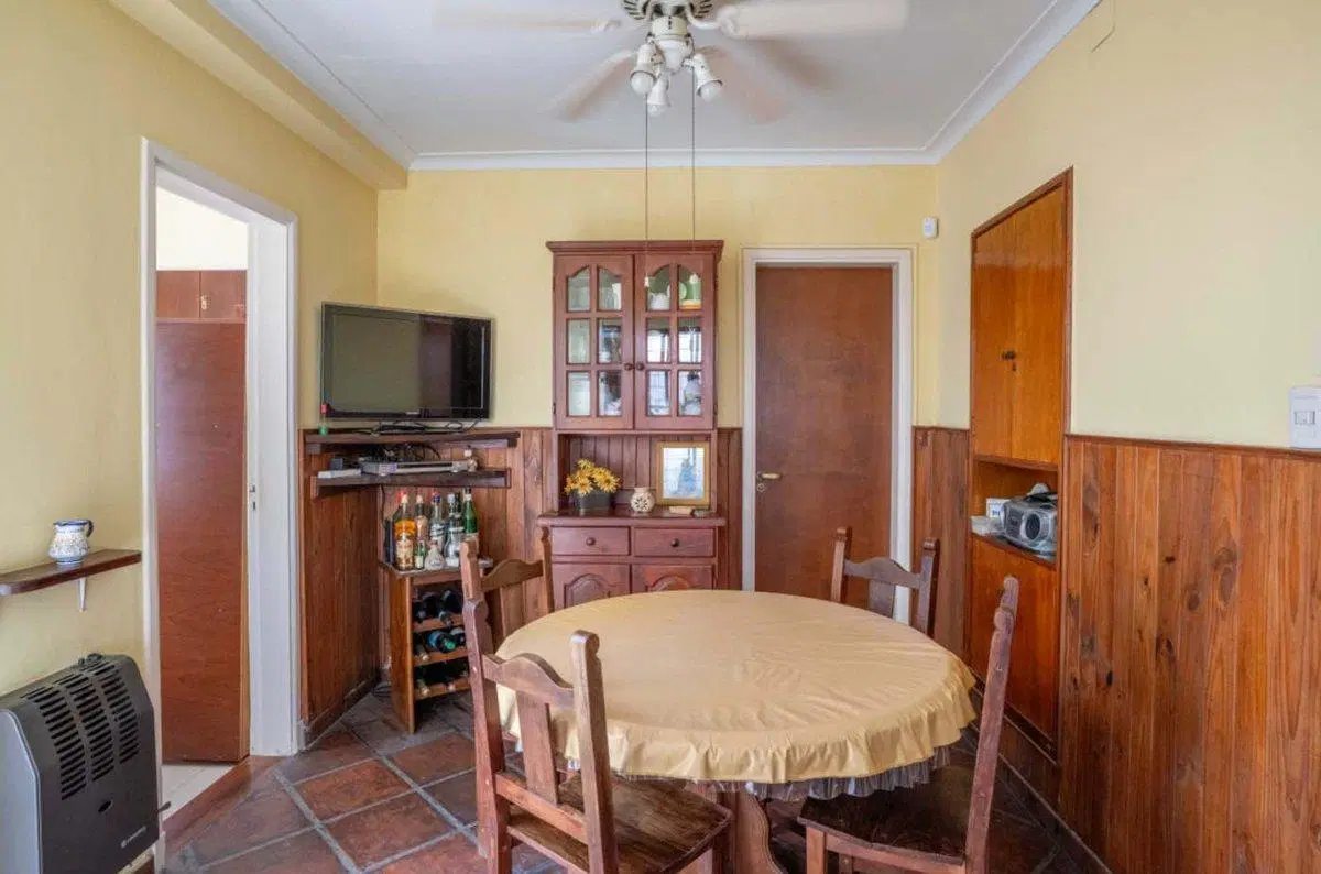 Casa 5 amb patio/parrilla en venta en Florida Este 2