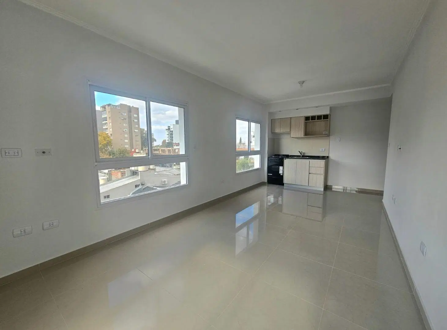 DEPARTAMENTO ALQUILER MONOAMBIENTE BALCÓN CASEROS 2