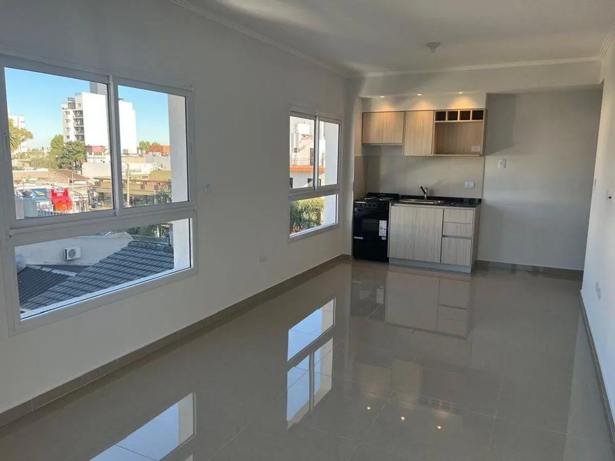 DEPARTAMENTO ALQUILER MONOAMBIENTE BALCÓN CASEROS 3
