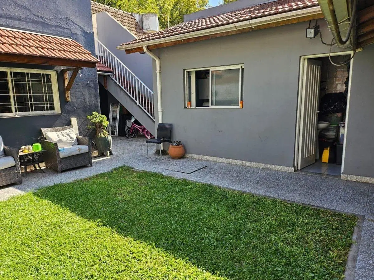 VENTA CASA 5 AMBIENTES EN CASEROS 4