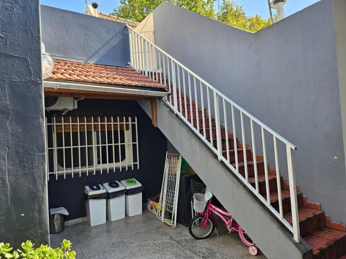 VENTA CASA 5 AMBIENTES EN CASEROS 5