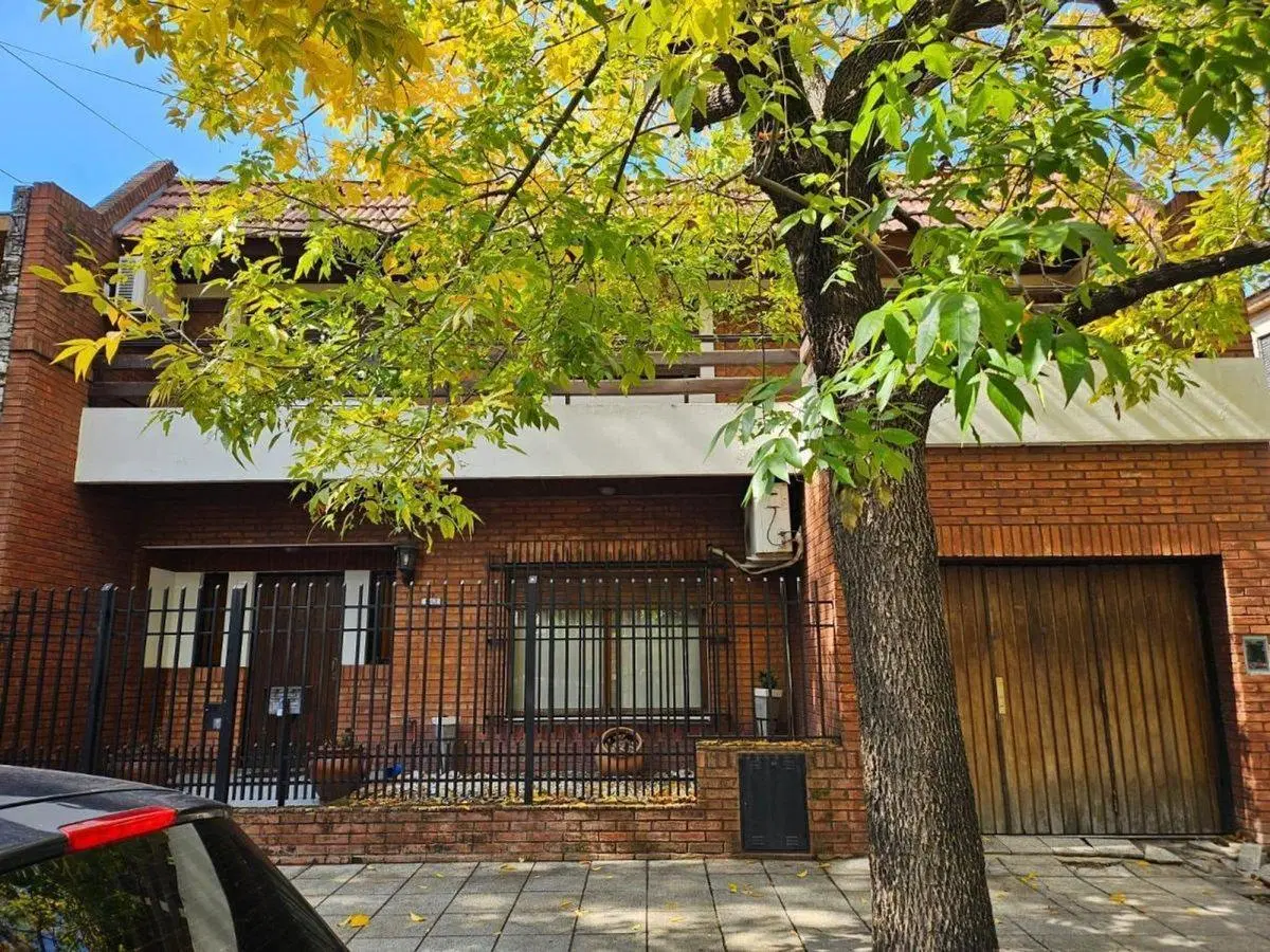 VENTA CASA 5 AMBIENTES EN CASEROS 3