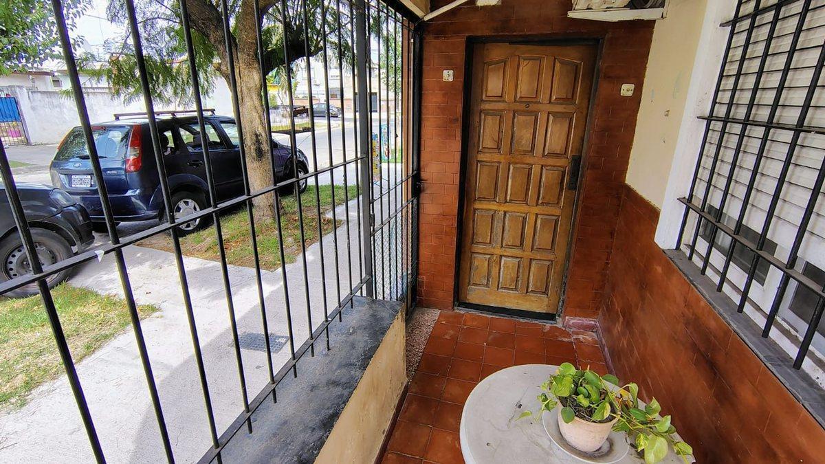 Foto de CASA 4 AMBIENTES + 2° ViIVIENDA de 3 AMB., imagen 2