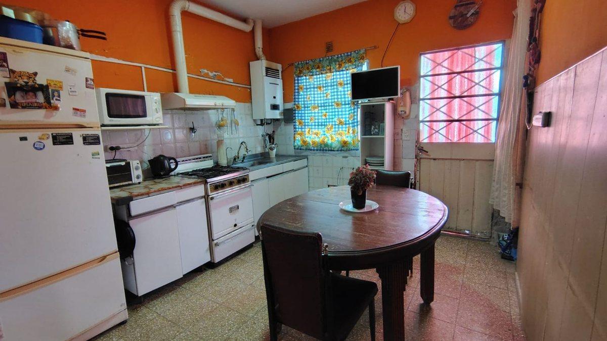 Foto de CASA 4 AMBIENTES + 2° ViIVIENDA de 3 AMB., imagen 5