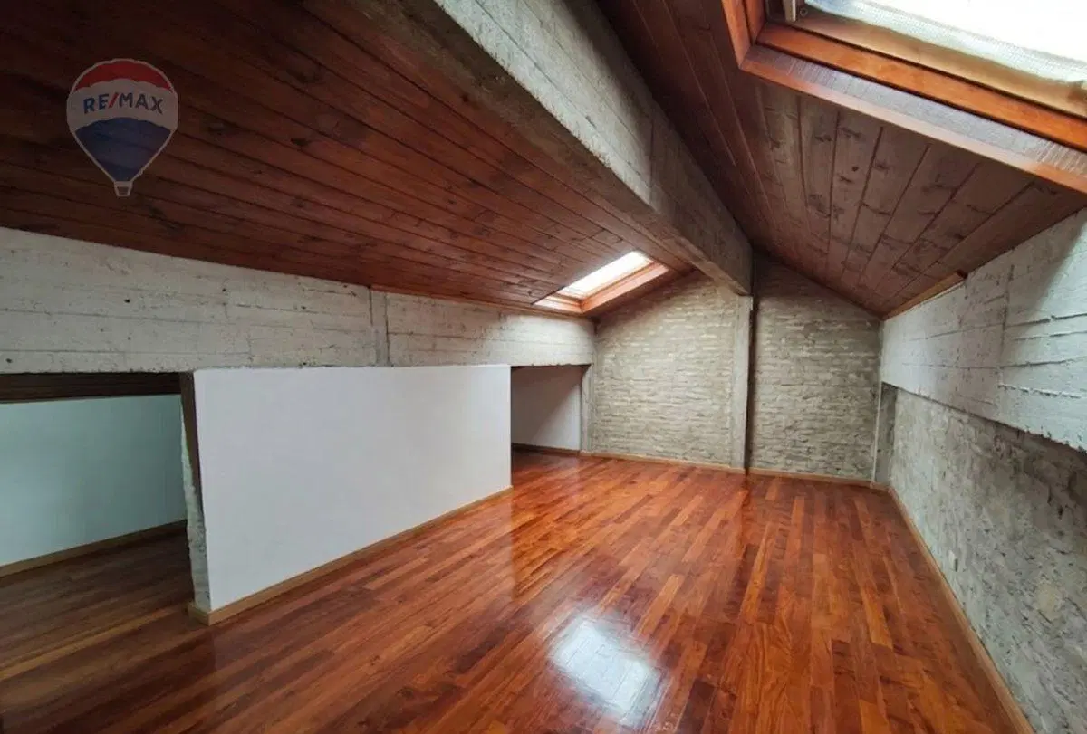 Venta casa 6 ambientes en J. L. Suarez garage 4