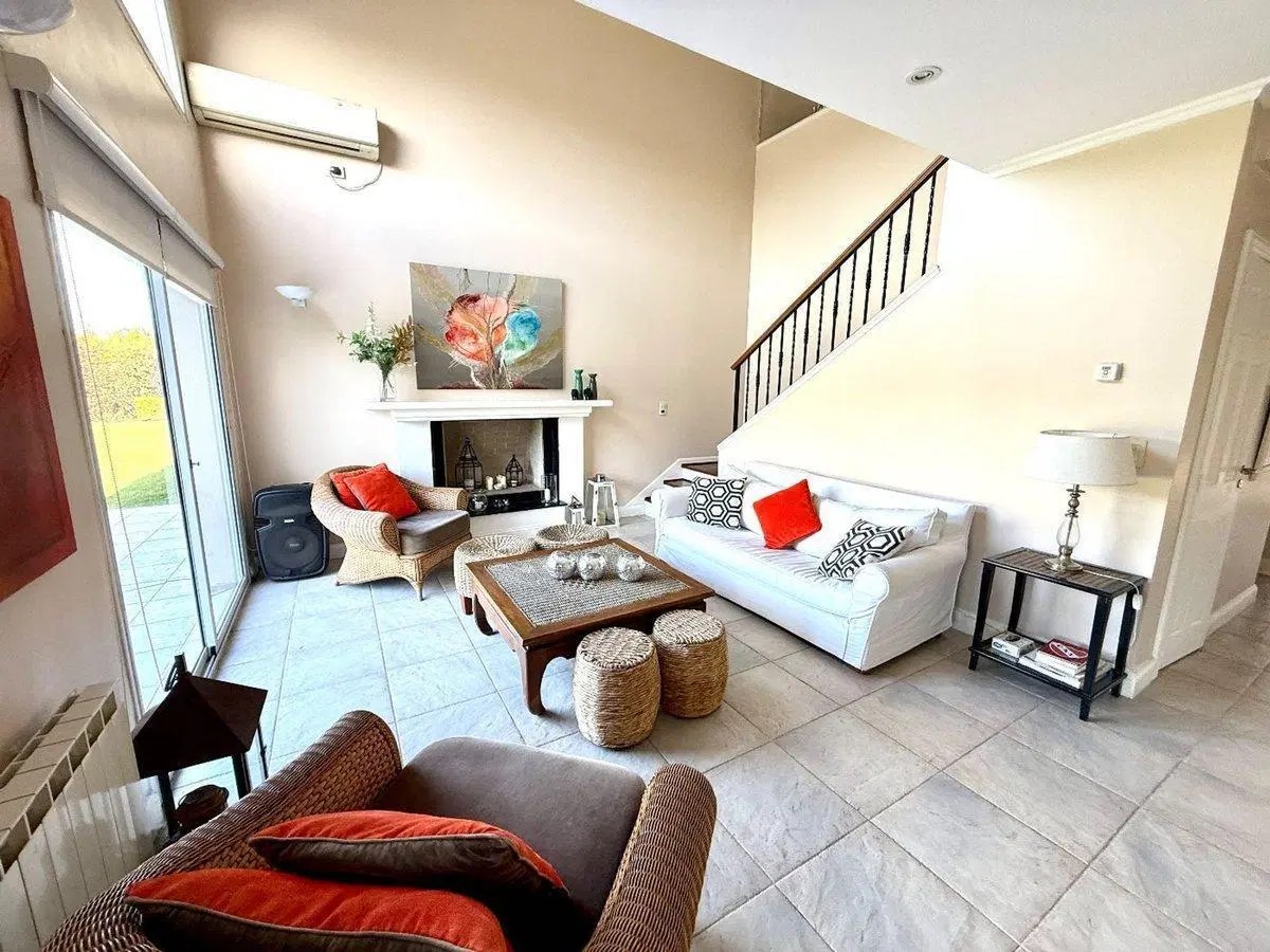 VENTA CASA Barrio Villa Olivos 7 ambs doble lote 5