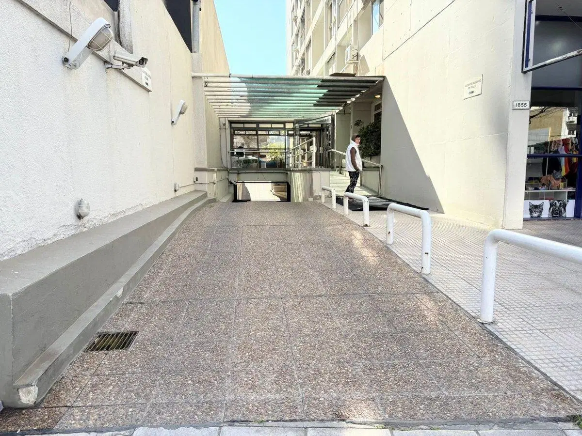 VENTA COCHERA SIMPLE CUBIERTA VICENTE LOPEZ 4