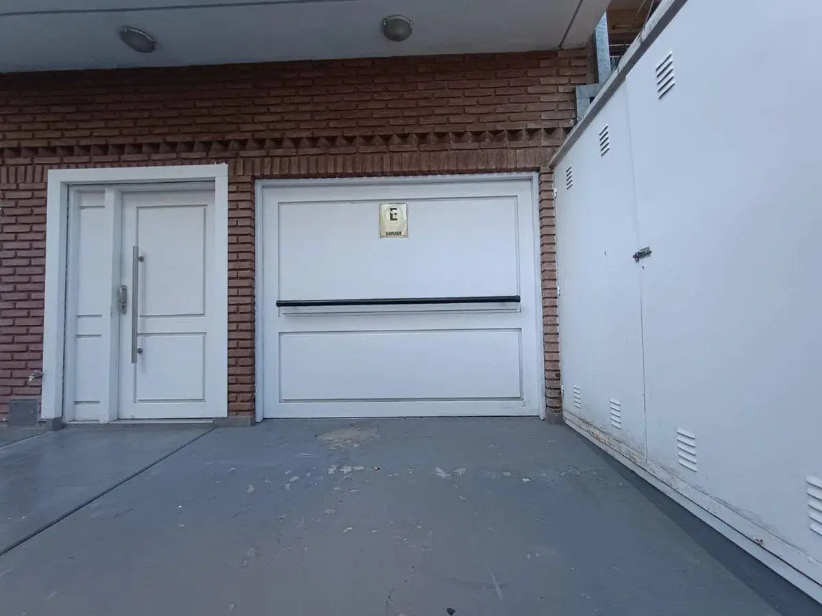 VENTA COCHERA TECHADA CERRADA VILLA BALLESTER 5