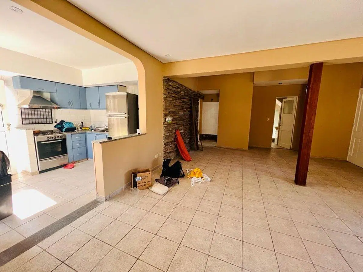 VENTA CASA PILAR 5 AMBIENTES PERMUTA 4