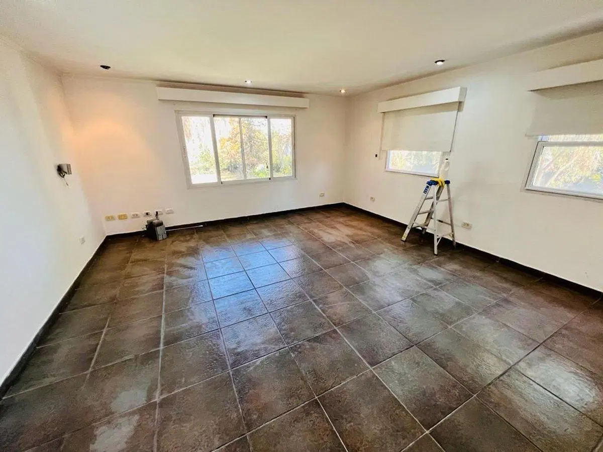 VENTA CASA PILAR 5 AMBIENTES PERMUTA 8
