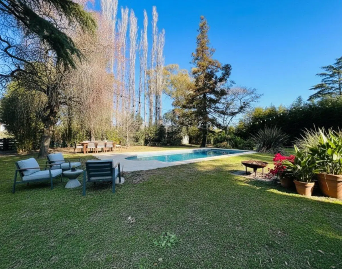 VENTA CASA PILAR 5 AMBIENTES PERMUTA 3